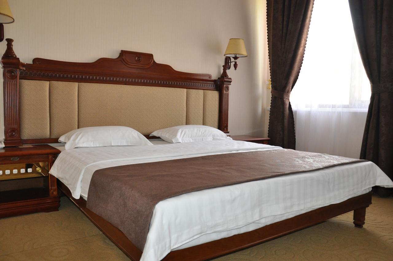 Firuz Hotel Khujand Ruang foto